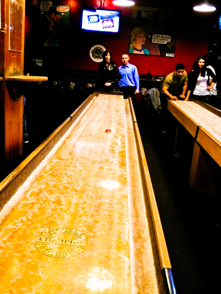 Shuffleboard er board Buffalo Billiards, Sixth St, Austin Flickr
