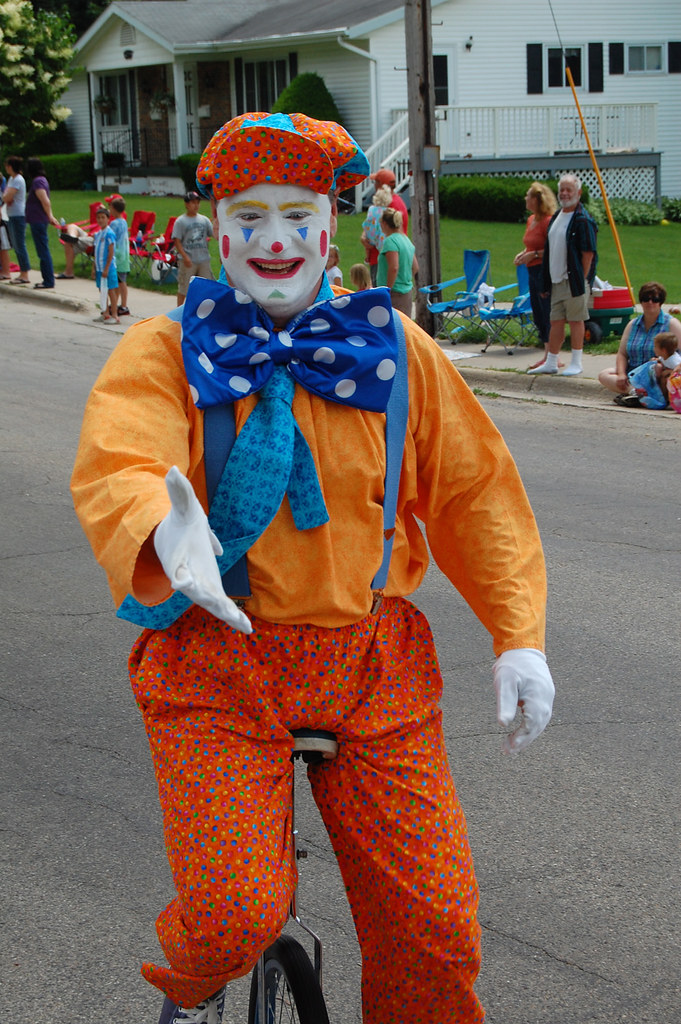 Frolic Parade One of the K of C clowns, Mount Horeb Frolic… Flickr