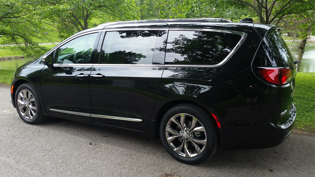 2017 Chrysler Pacifica Limited 20" Chrome Wheels DRZ911 Flickr
