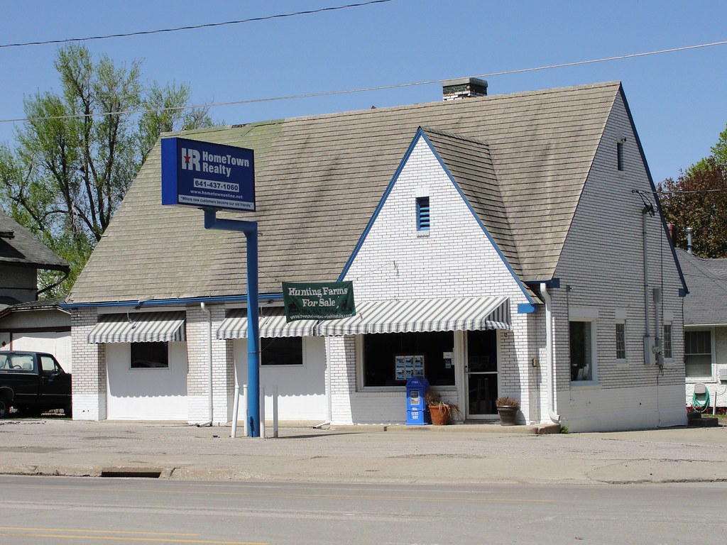 Old gas station, Centerville, Iowa Lights in my hometown Flickr