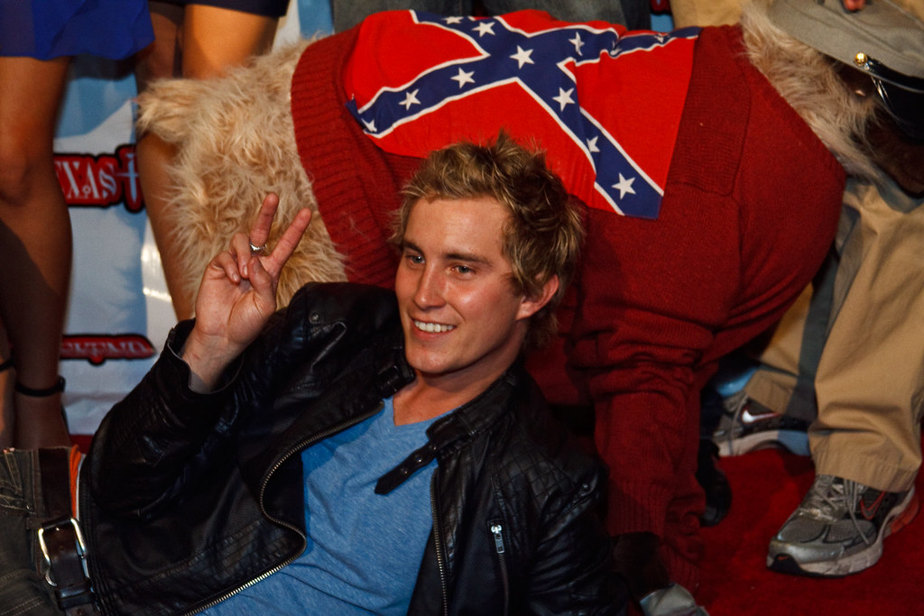 Ryan Fleming at the 2001 Maniacs Field of Screams Premier… Flickr