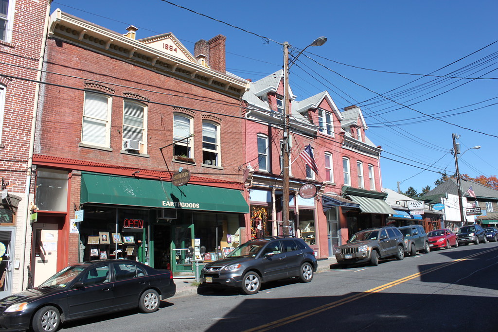 Downtown New Paltz New Paltz's small downtown is incredibl… Flickr