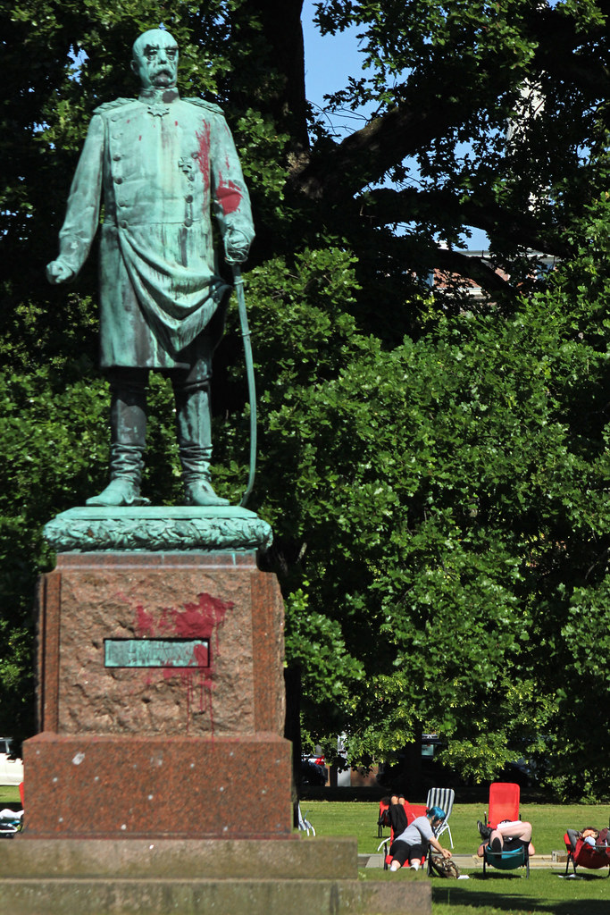 Bismarck im HiroshimaPark (01) BismarckDenkmal (1897) vo… Flickr