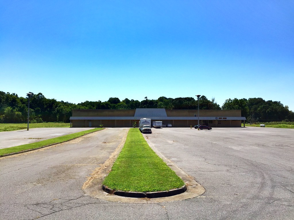Stanleytown Shopping Center (former WinnDixie and Revco) Flickr