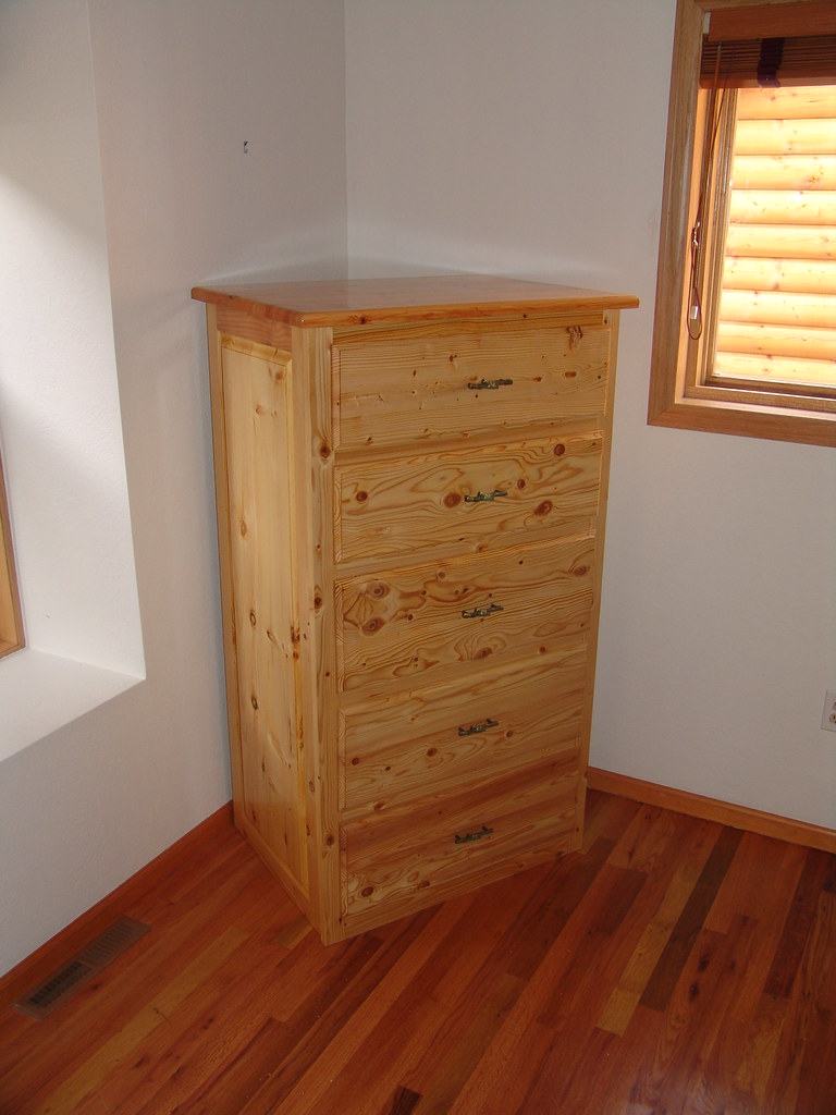 Knotty pine Dresser This is part of a five piece set, all … Flickr