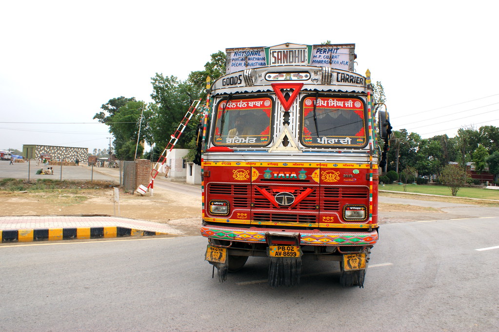 Punjabi Truck | A Punjabi Sardar truck driver going back to … | Flickr