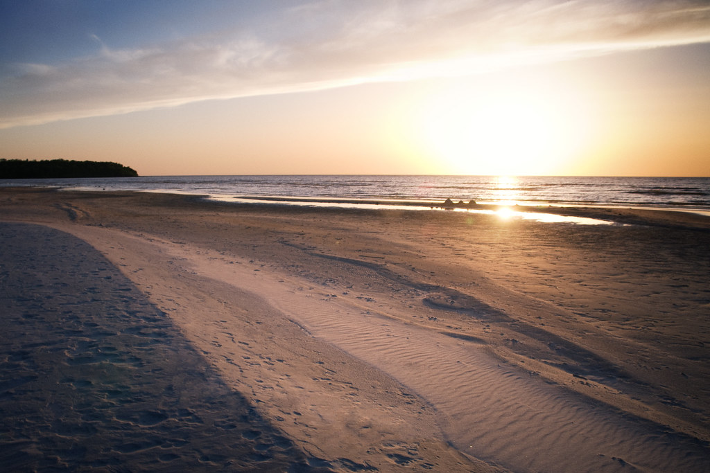 Grand Beach Sunset Grand Beach, Manitoba. Bryan Scott Flickr