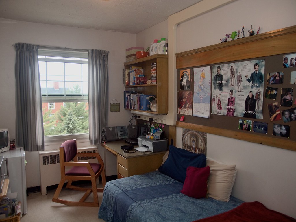 Residence Room Typical single residence room UNB Fredericton Flickr