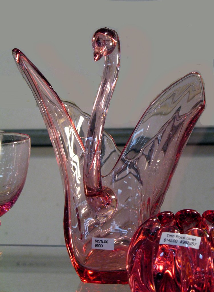 Vintage Glass Show Large pink Swan vase at least 12" tall.… Flickr