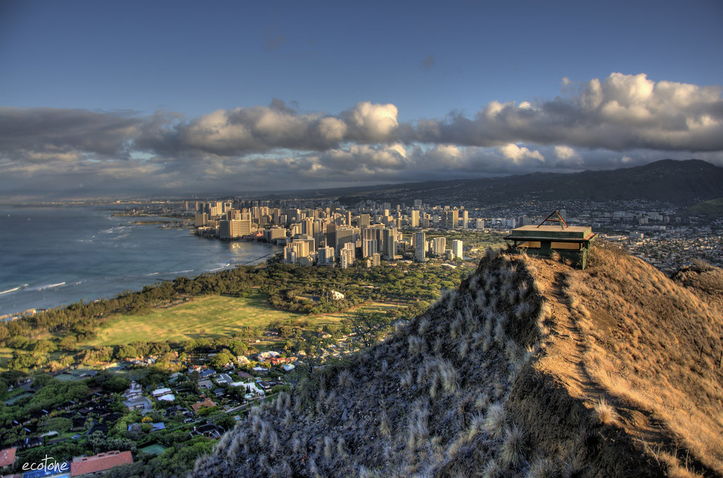 diamond head at sunrise overlooking Honolulu, Hawaii. I tr… Flickr