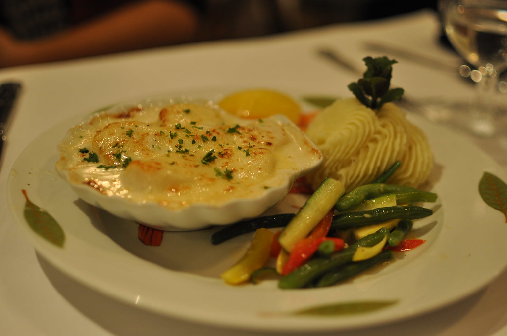 Coquilles St Jacques a la Parisienne Fresh sea scallops wi… Flickr