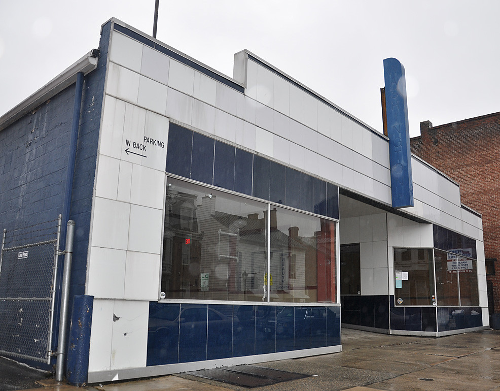 former Greyhound station Hagerstown, MD; yes, that facade … Flickr
