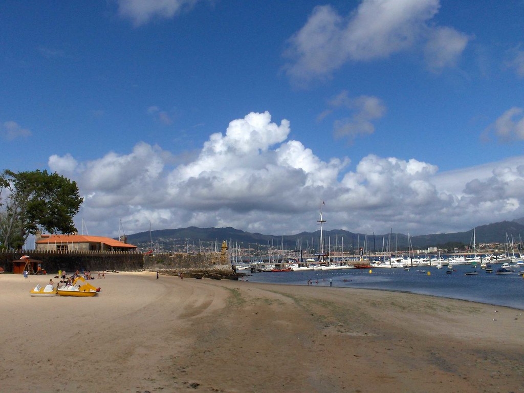 Baiona07_028_HPIM3014 Baiona, Galicia, España, verano de 2… Flickr