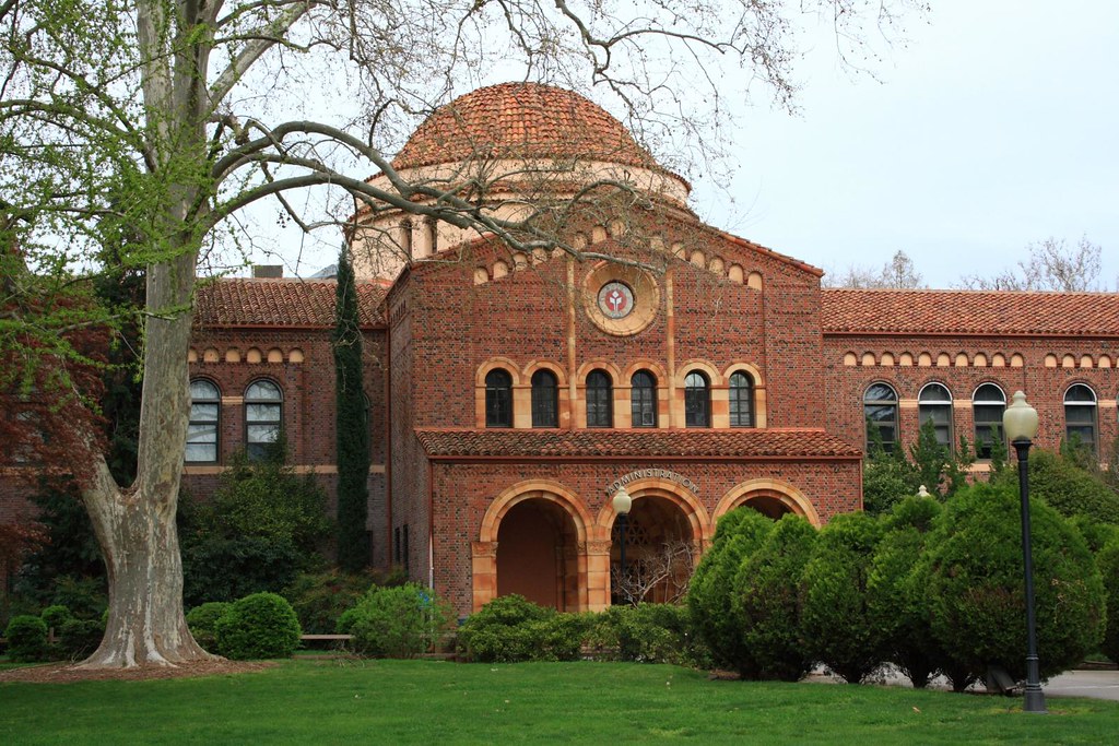 Kendall Hall, CSU Chico ray_explores Flickr