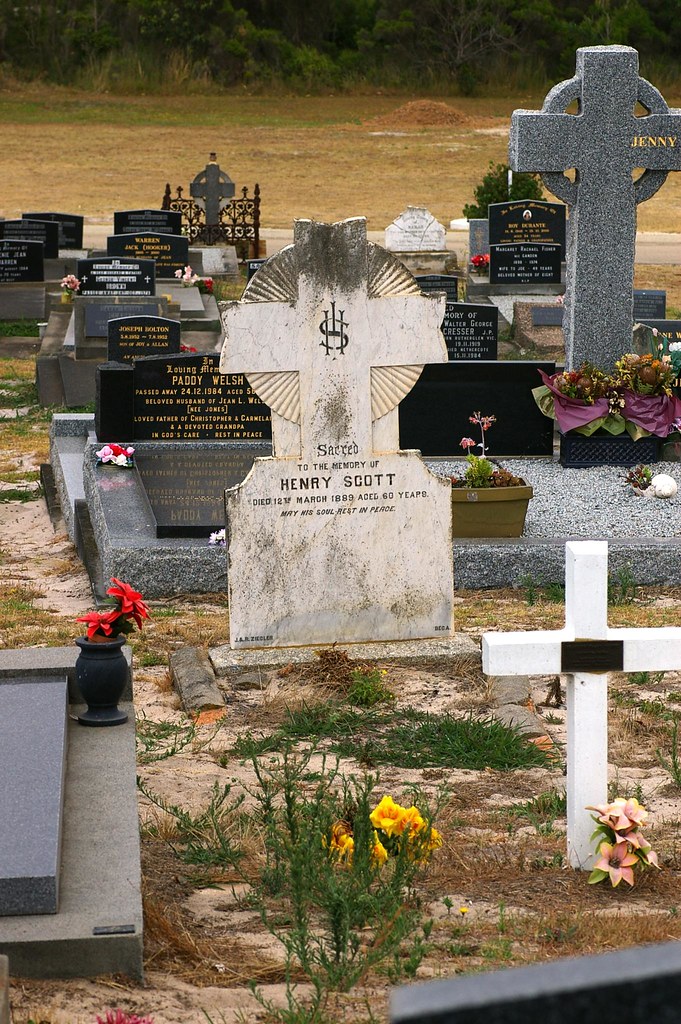 IMGP1201 Eden Historic Cemetery perplexing images Flickr