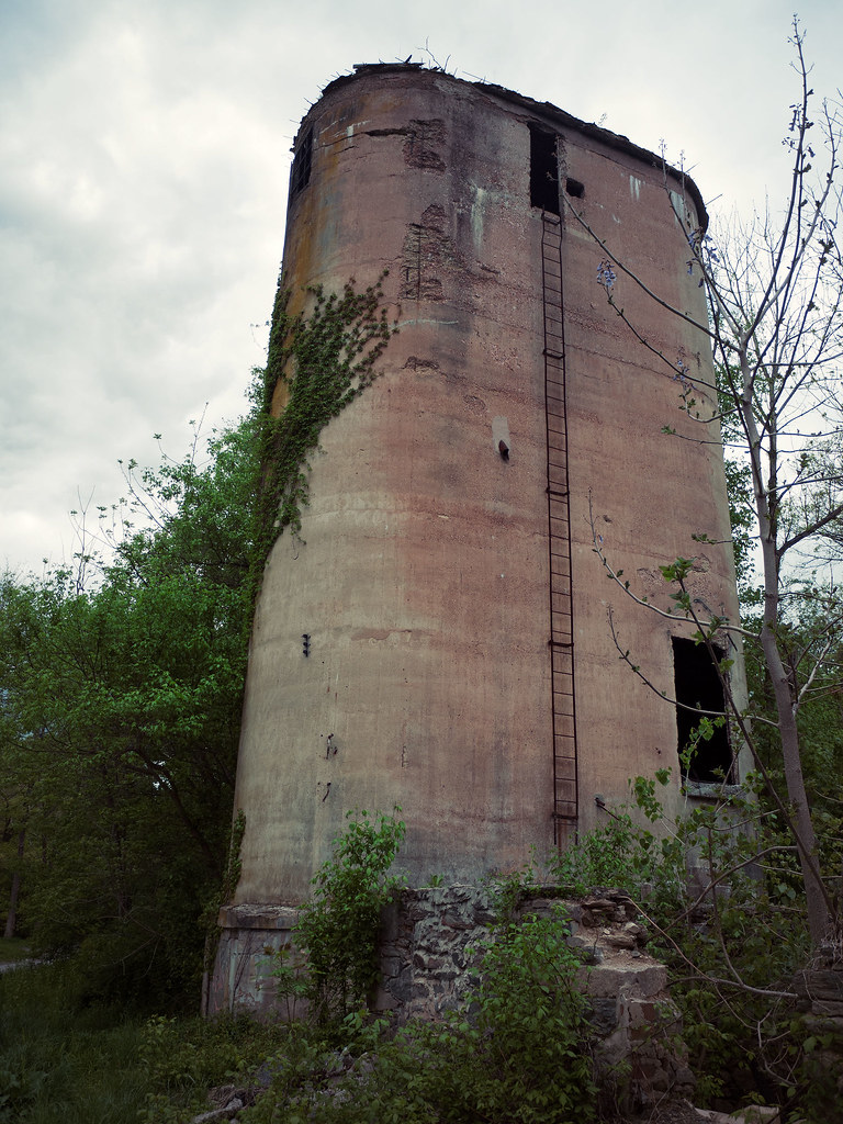 Hoods Mill Remains of some old building. Jake Johnson Flickr