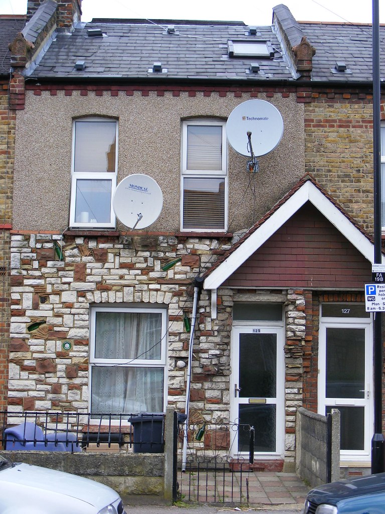 Noel Park Estate N22 Stone cladding and pebbledash Flickr