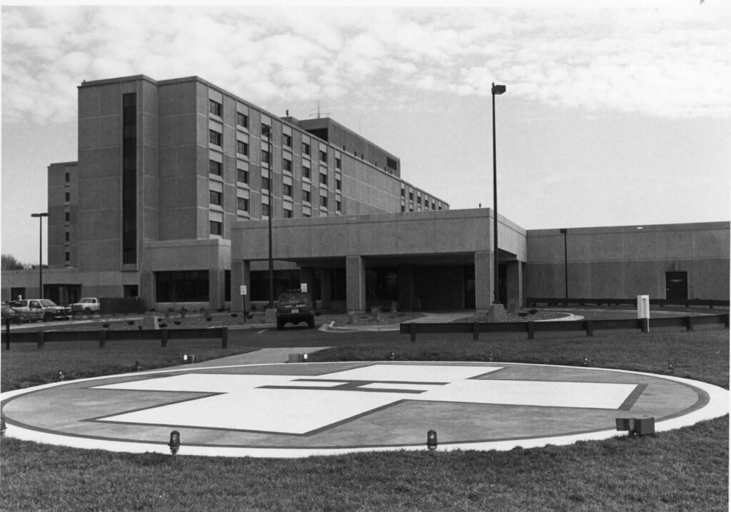 Medical Center Helicopter Pad Helicopter pad at Johnson Ci… Flickr