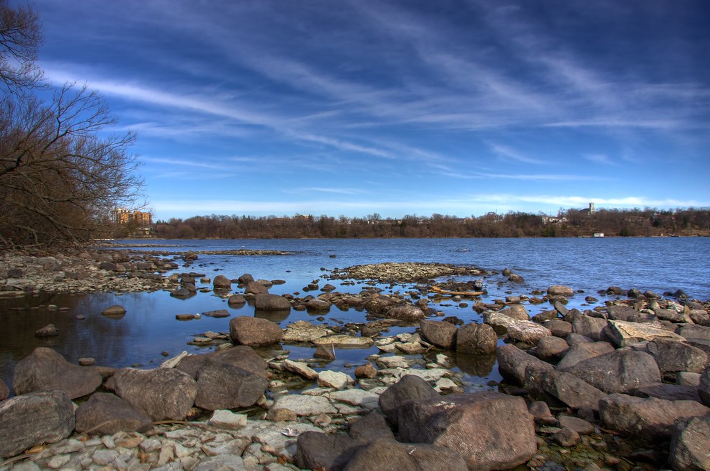Shore of Belle Island HDR editting, from 3 exposures. Take… Flickr