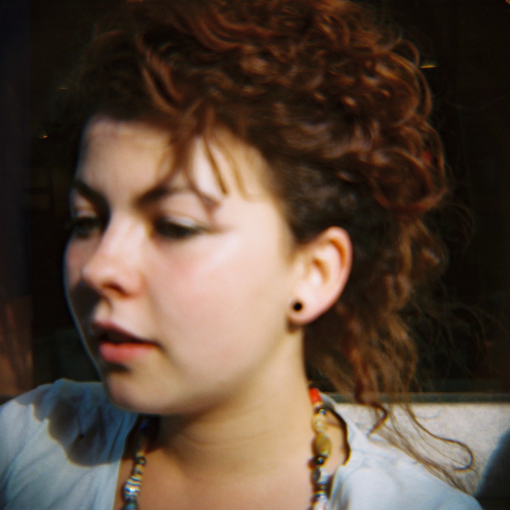 Demiurga María Cardeña al sol. Diana + Andrea Anastasio Flickr