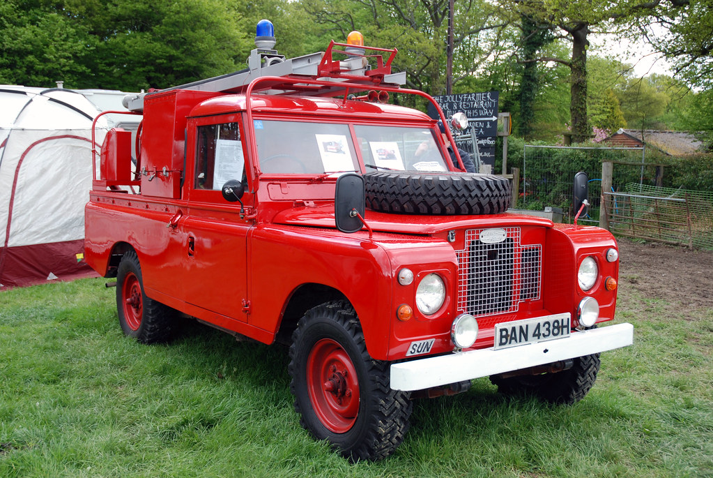 Land Rover Blindley Heath,May 2010 allen watkin Flickr