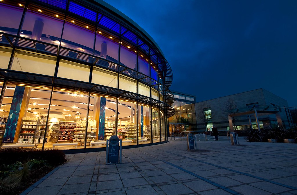 Lake District Lakeland Plastics shop at Windermere station… alh1