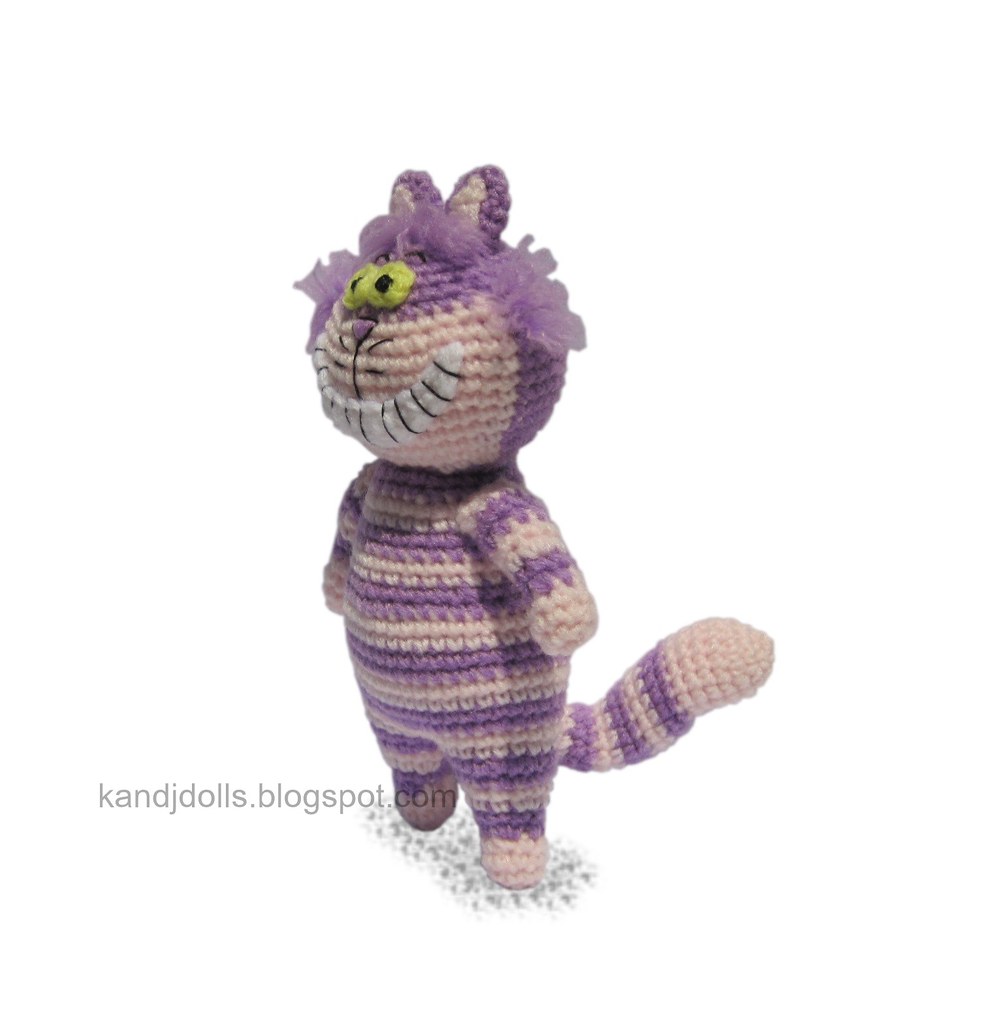 Cheshire cat Amigurumi crochet pattern from Alice in Wonderland a