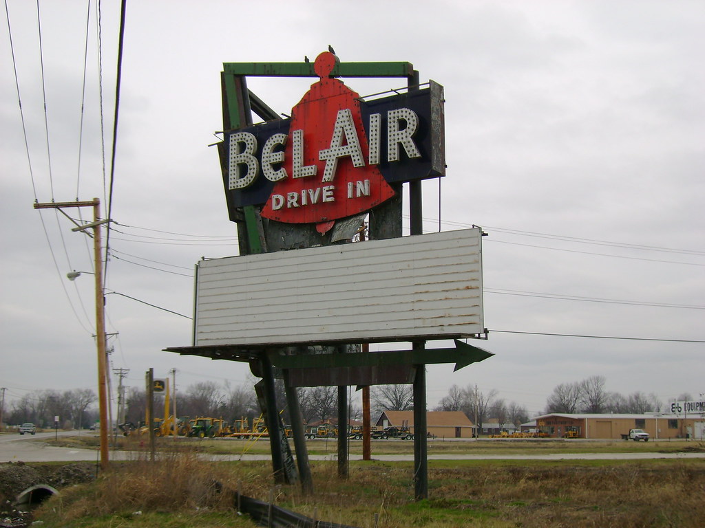 BelAir DriveIn Mitchell, IL. December 2006. Sean McElroy Flickr