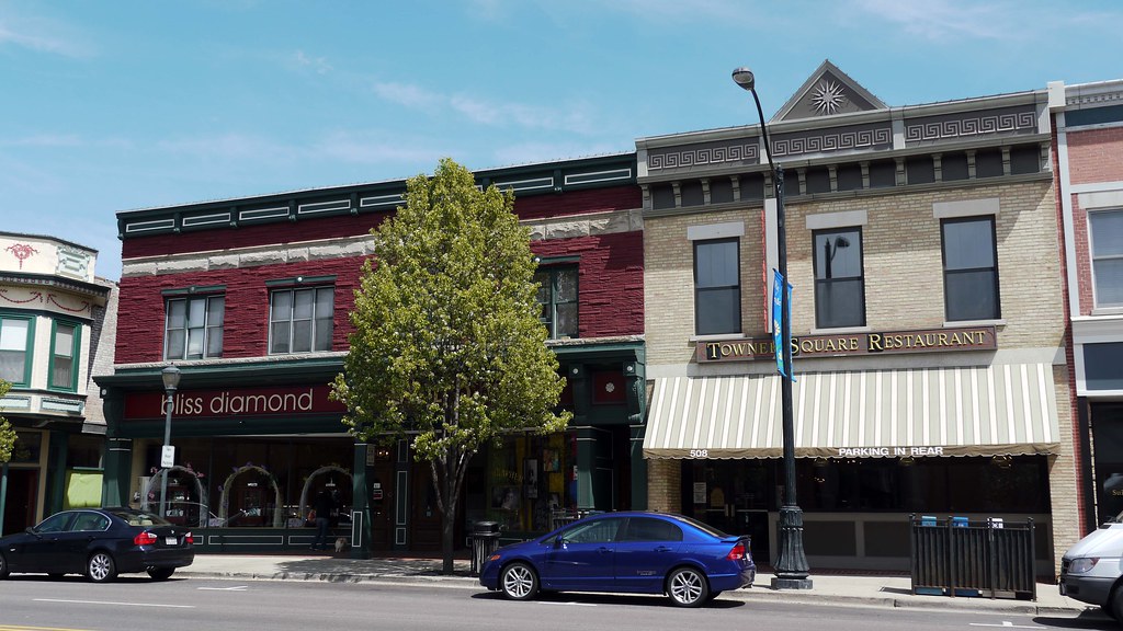 Downtown Libertyville Get a fresh take on new homes, apart… Flickr