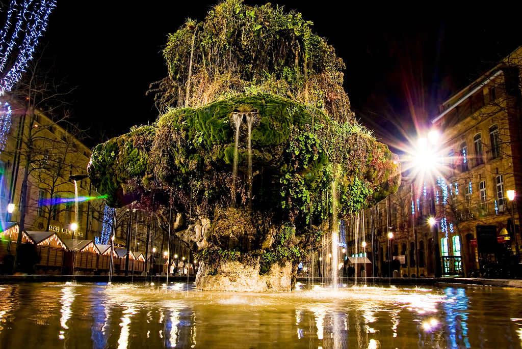 Fontaine d'Eau Chaude AixEnProvence Cours Mirabeau