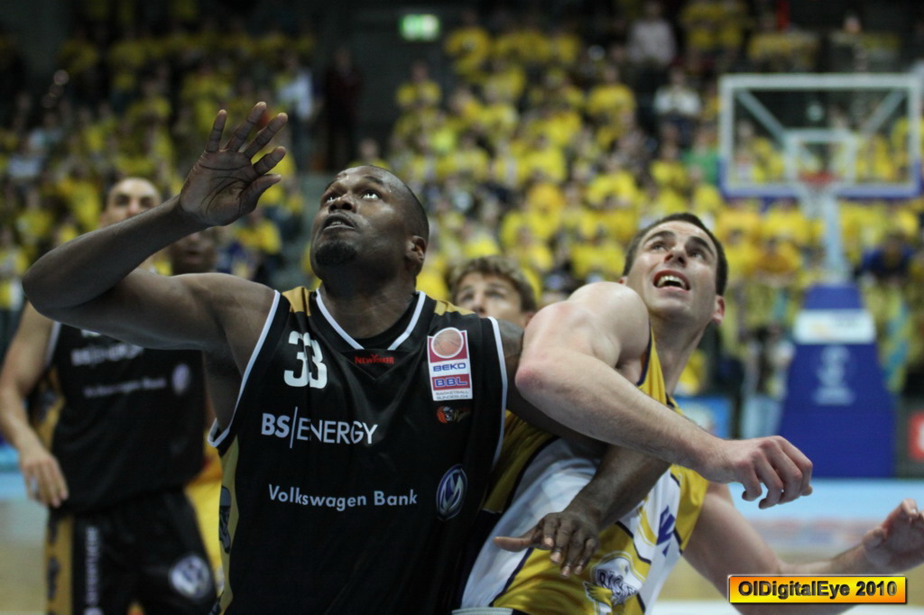 oldenburg EWE BASKETS vS BRAUNSCHWEIG foto by OlDigitalEye… Flickr