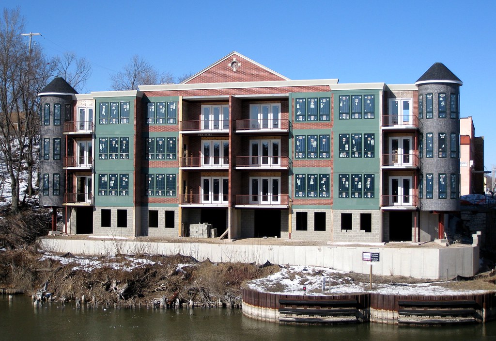 Condos This is River Parc Place in Manistee, Mi… Flickr