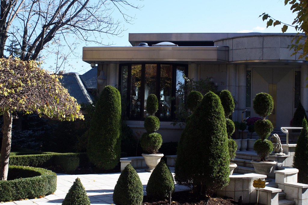 Summit Circle, Westmount, Quebec chrisinphilly5448 Flickr