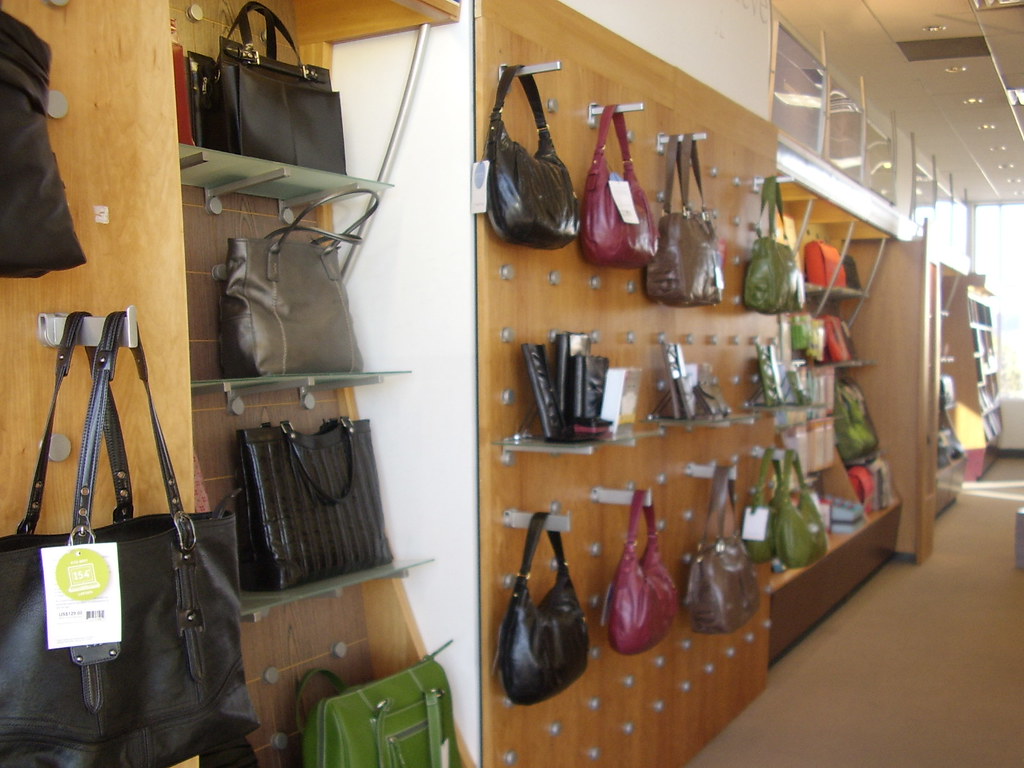 1/4/10 FranklinCovey Store Raina needed to go here for … Flickr