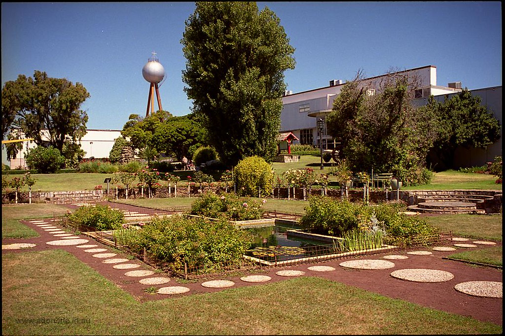 Fletcher Jones Gardens The pond at the Fletcher Jones Gard… Flickr