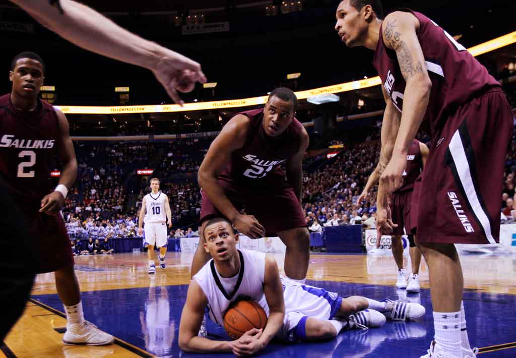 SIU vs. Drake Freshman center Gene Teague and junior guard… Flickr