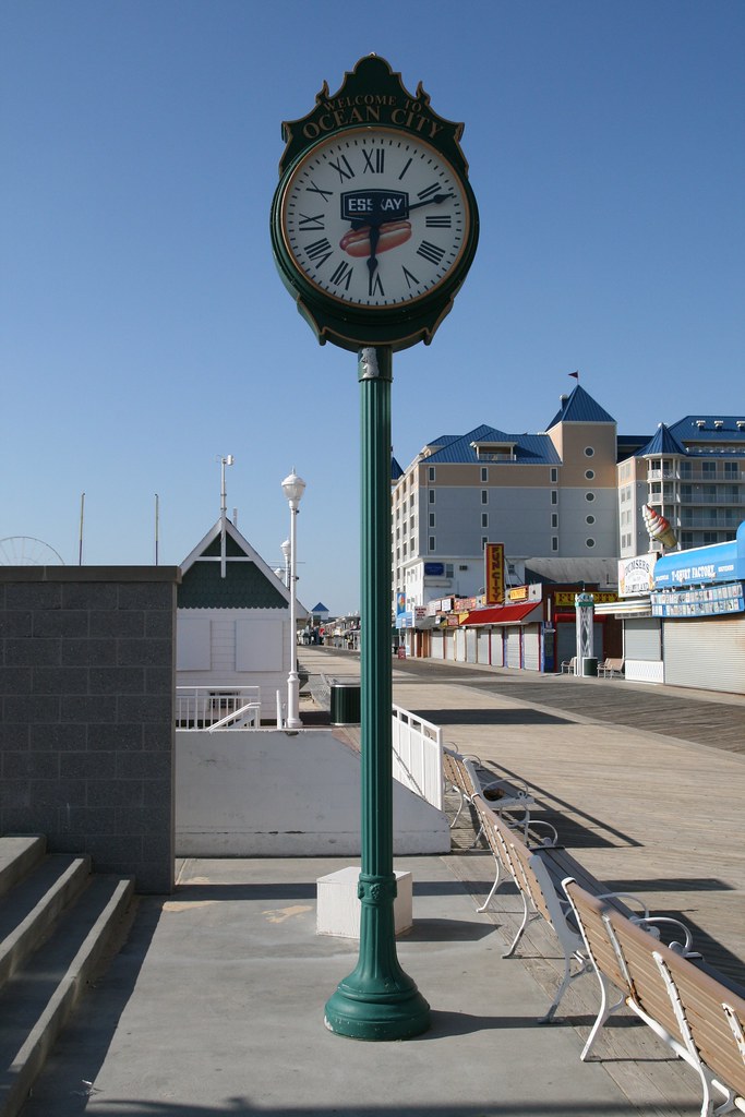 Ocean City, Maryland An old style clock by the Boardwalk i… Flickr