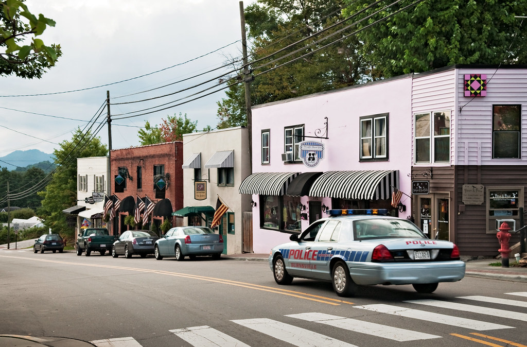 West Main Street shops 1, Burnsville, North Carolina (183… Flickr