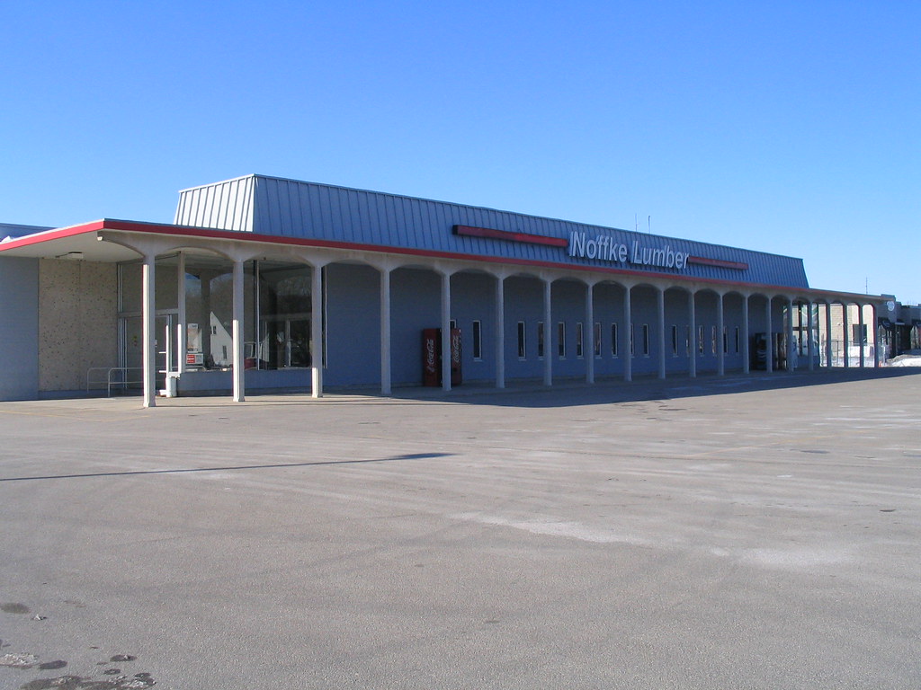 Former Sentry food store (now Noffke Lumber), Oshkosh, WI Flickr
