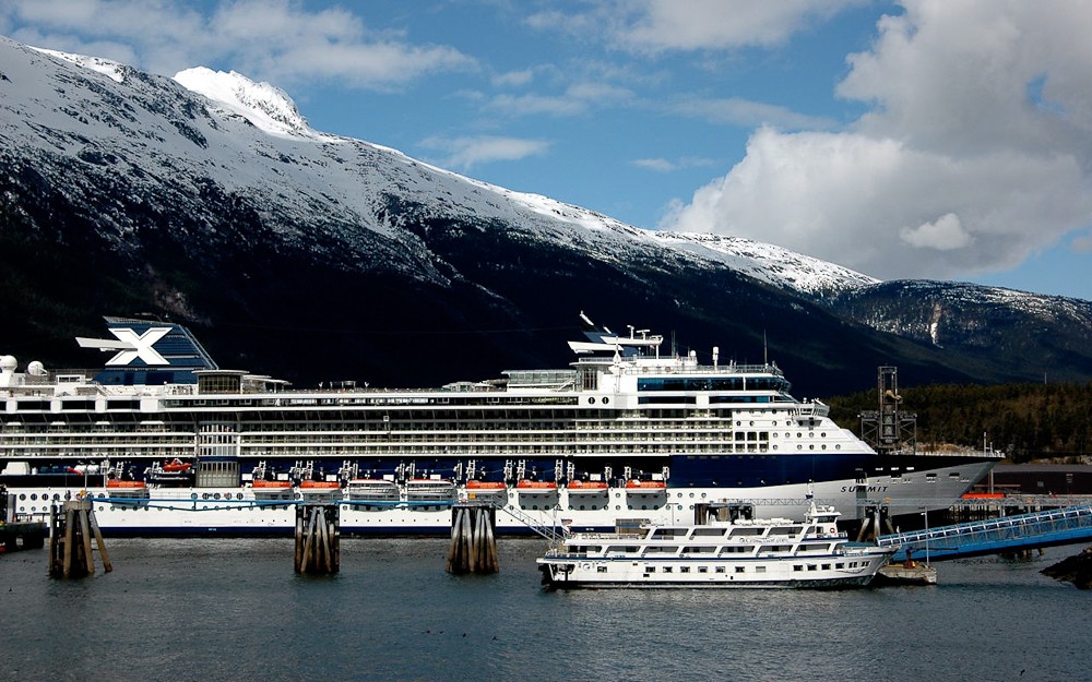 Skagway, Alaska, USA Nikon D70s, Nikkor 24120mm VR lens