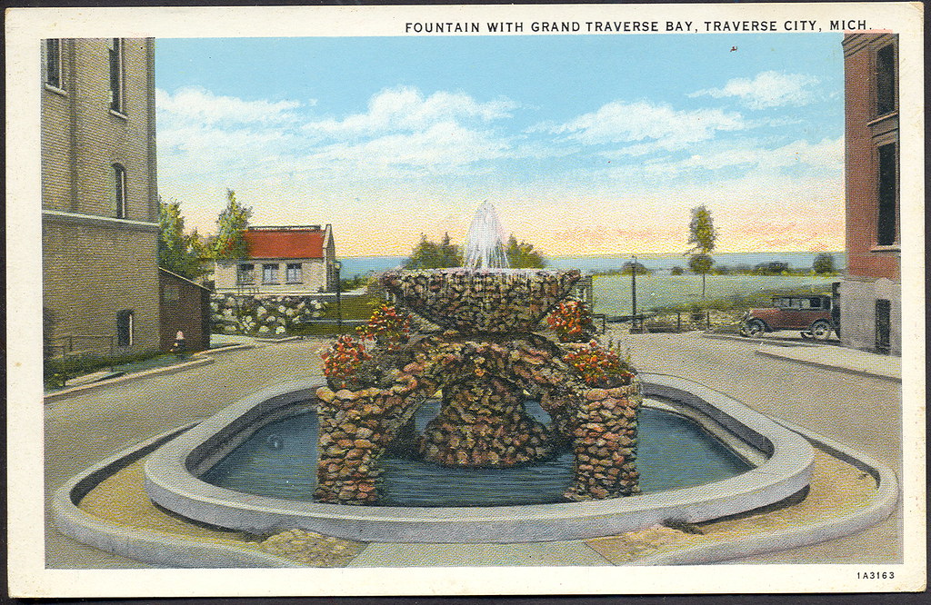 Traverse City MI RARE View of Cass Street Median Old Fount… Flickr