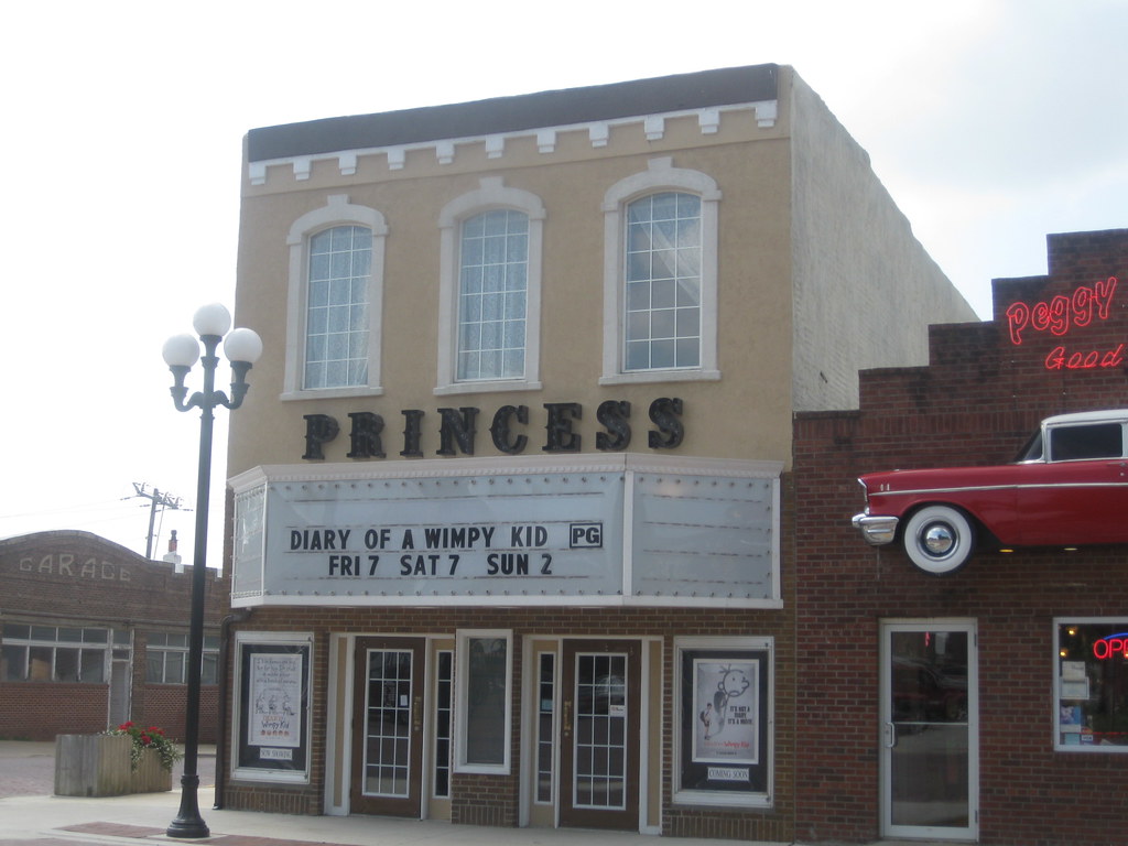 Princess Theatre, Mount Ayr IA Newly restored old theatre … Flickr