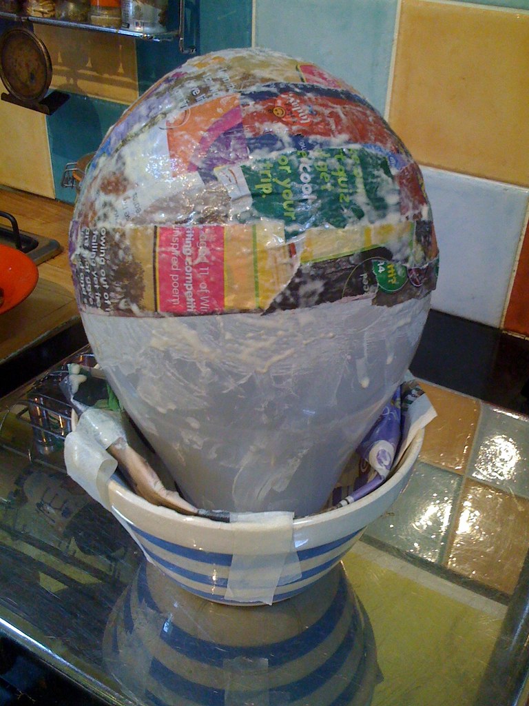 Ellie's paper mâché balloon bowl dryingout Paper mâché ba… Flickr