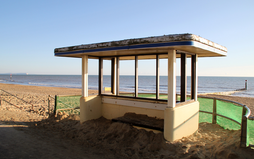 Seafront, Bournemouth A shetler on the promenade.… Flickr