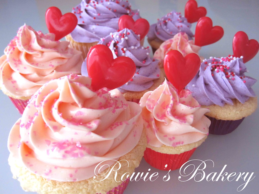 Order cakes online at Valentine's Day… Flickr