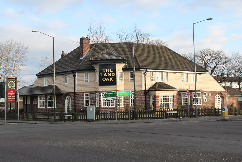 The Land Oak The Land Oak public house, Kidderminster. The… Flickr