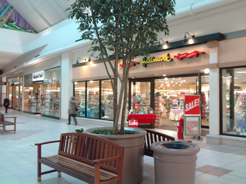 Coral Ridge Mall Iowa City / Coralville, Iowa Hallmark… Flickr