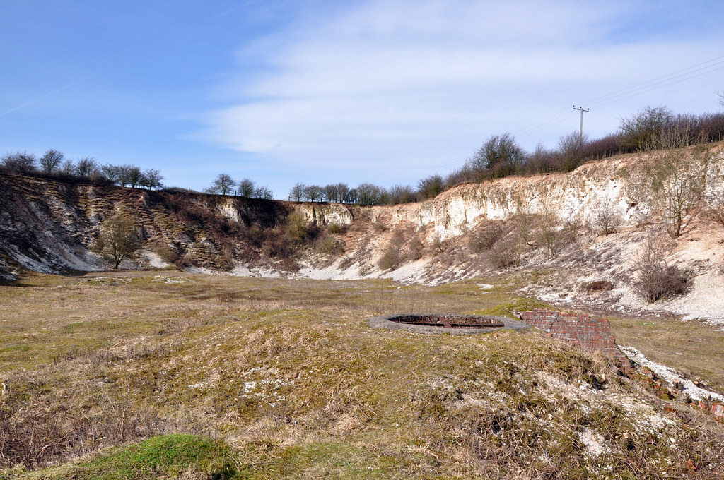 Rock face, Mill Hill Quarry Neil Pike Flickr