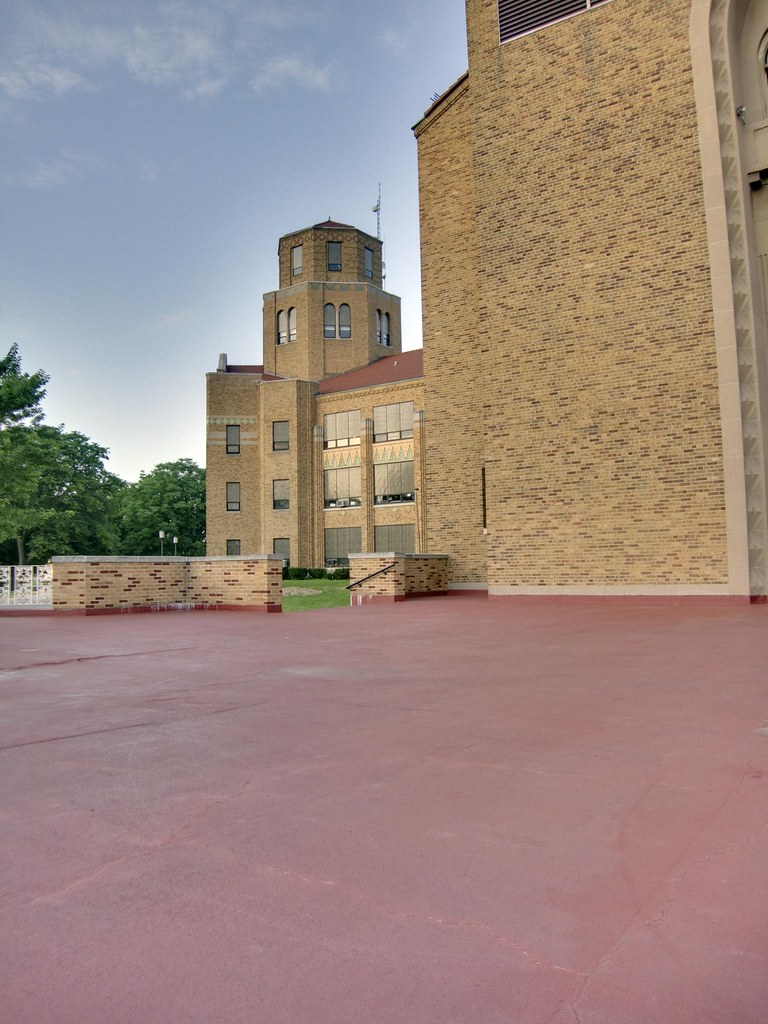 Maine East High School Maine Township High School East Flickr