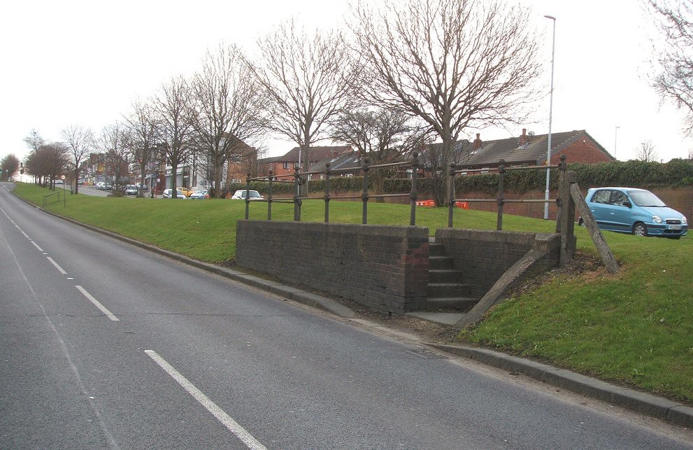 Tram Stop. Crossgates Road. Leeds 15 In good condition, to… Flickr